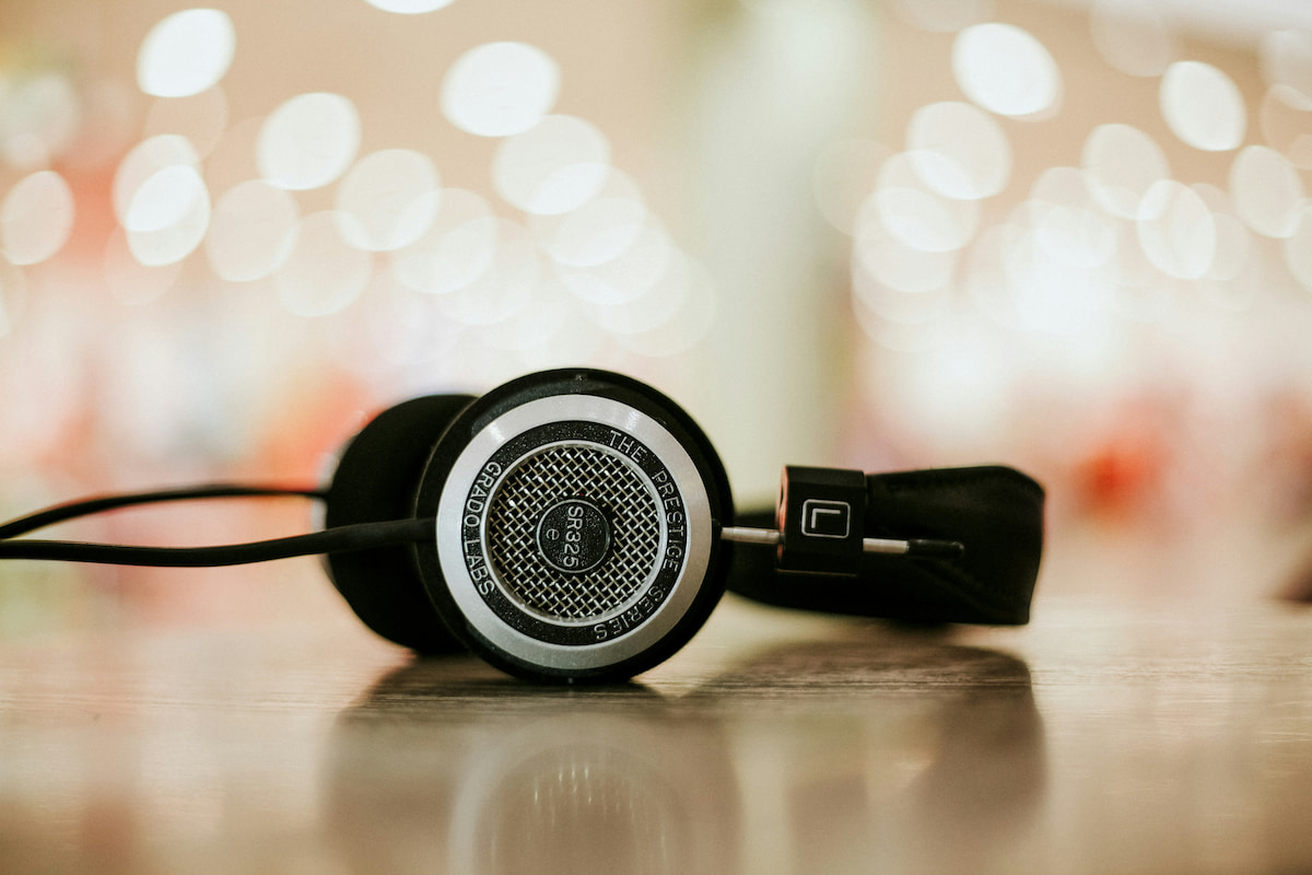 Cascos en mesa